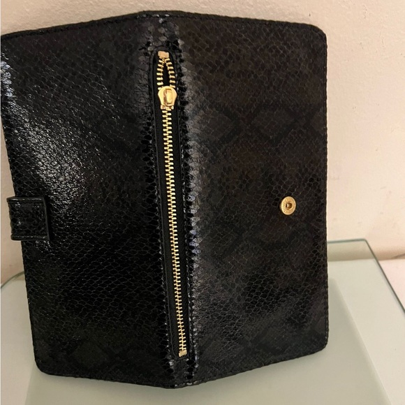 WCM Snakeskin Print  Wallet. Black. - Picture 8 of 11